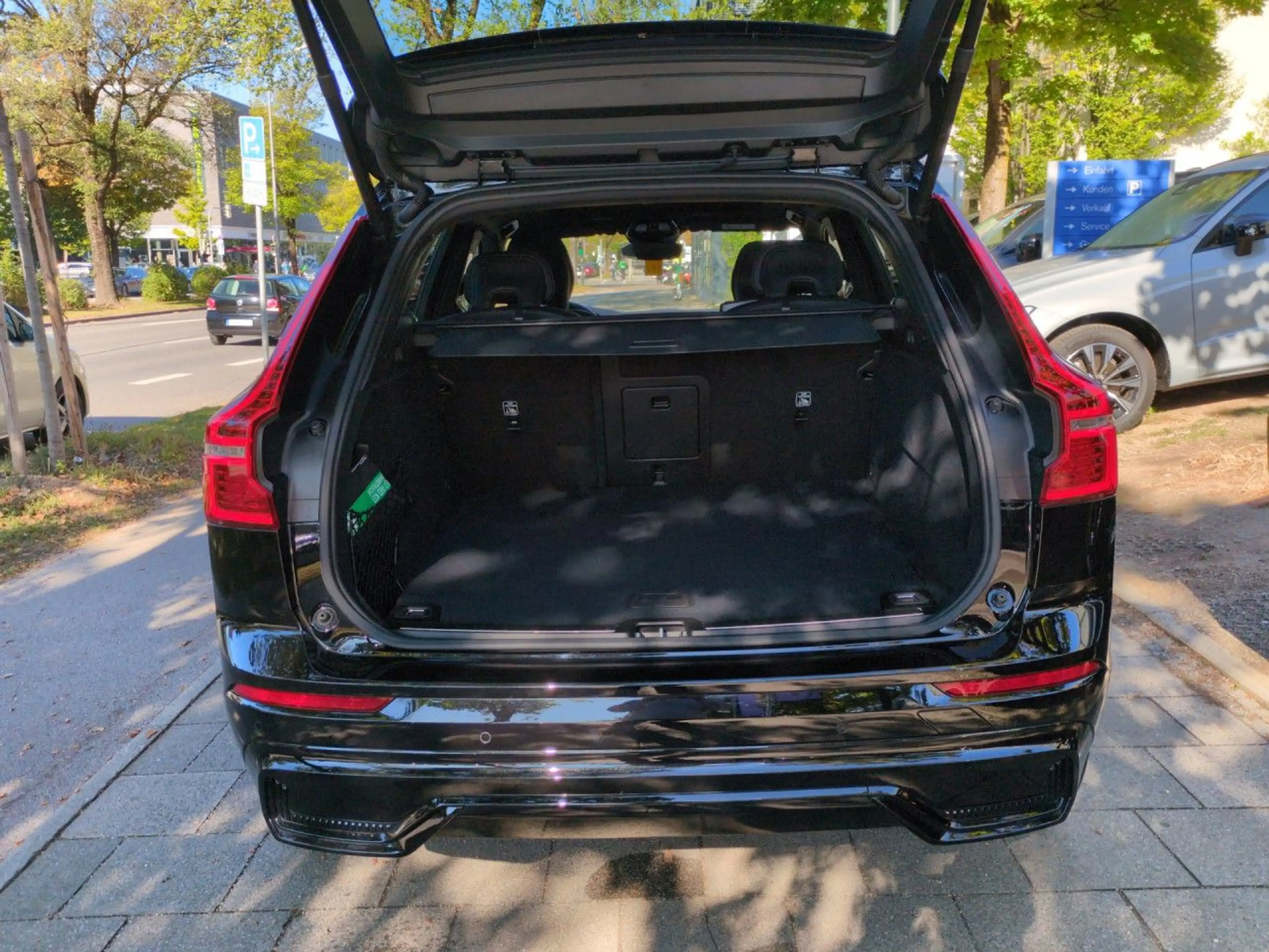 Volvo XC60 XC 60 Plus Black Edition AWD Bluetooth LED Klima — photo 22