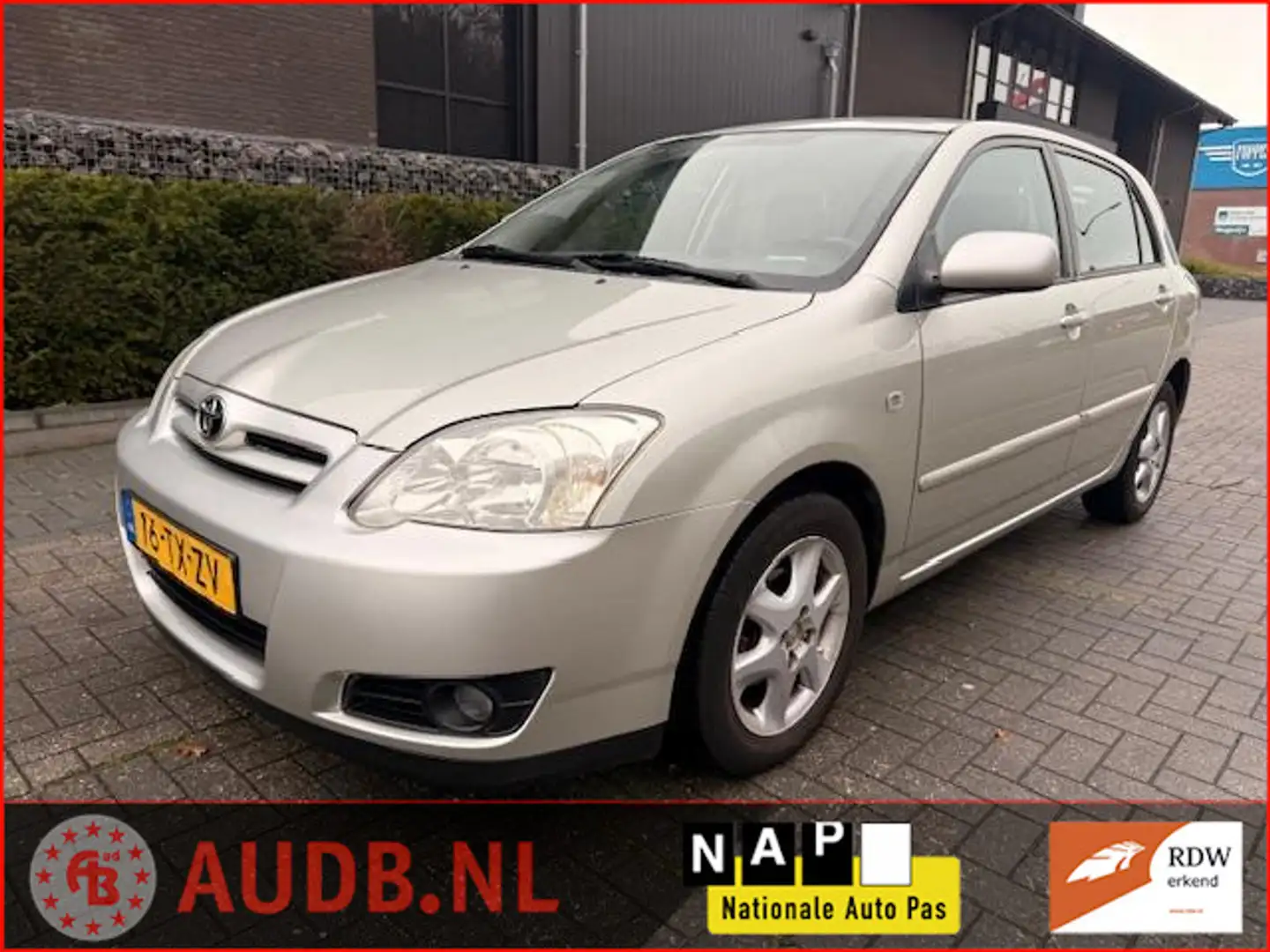 Toyota Corolla 1.4 VVT-i Anniversary | AIRCO| CLIMA| CRUISE CONTR Szürke - 1