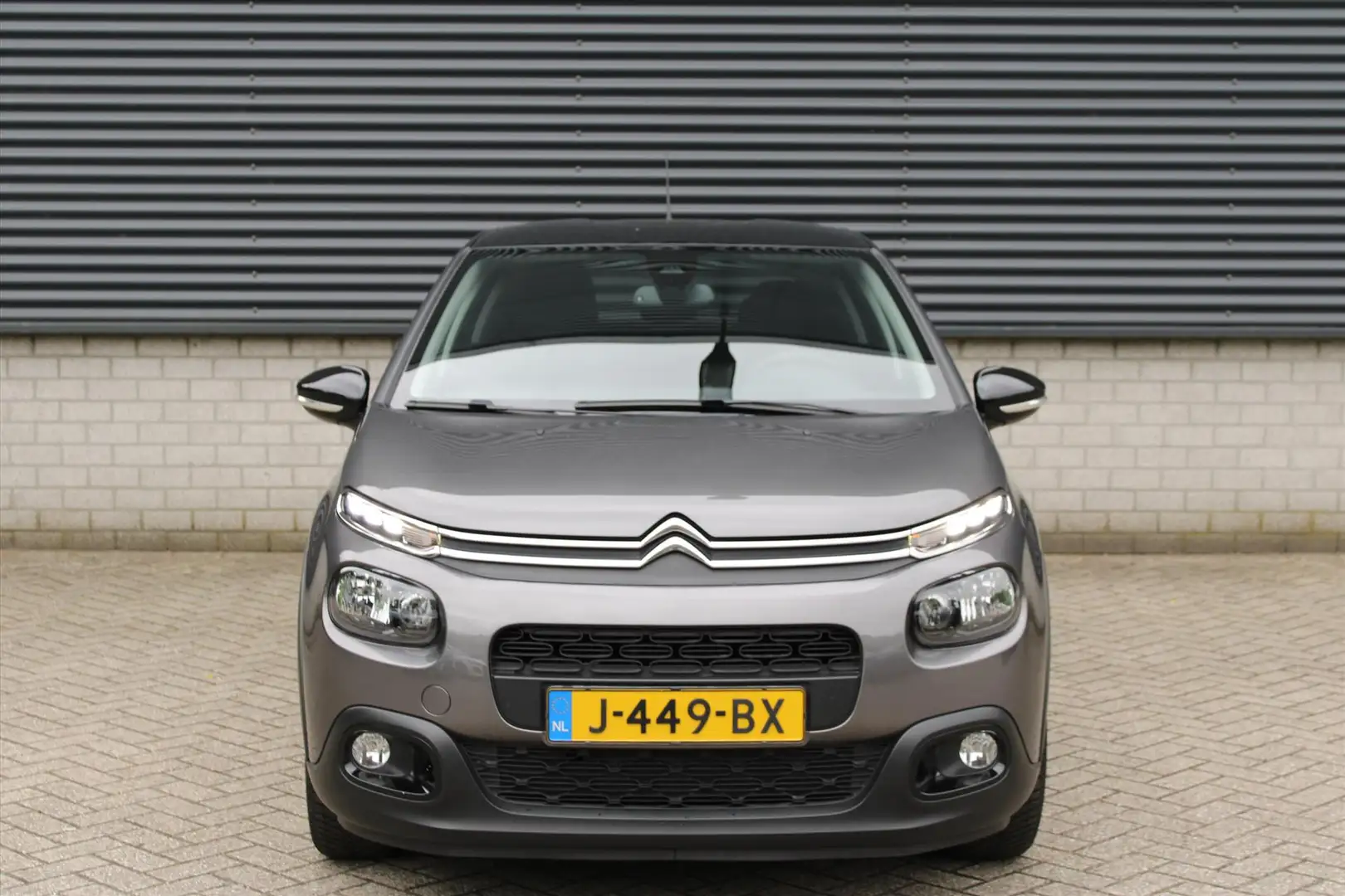 Citroen C3 Feel Edition 82pk I Navigatie I Climate Control I Grijs - 2