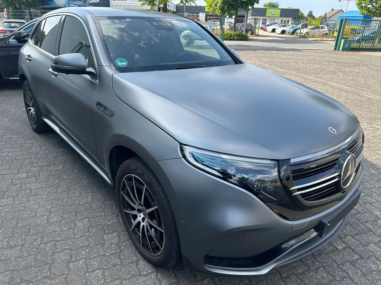 Mercedes-Benz EQC 400 400 4M AMG Line Laser 360° Distronic Grijs - 2