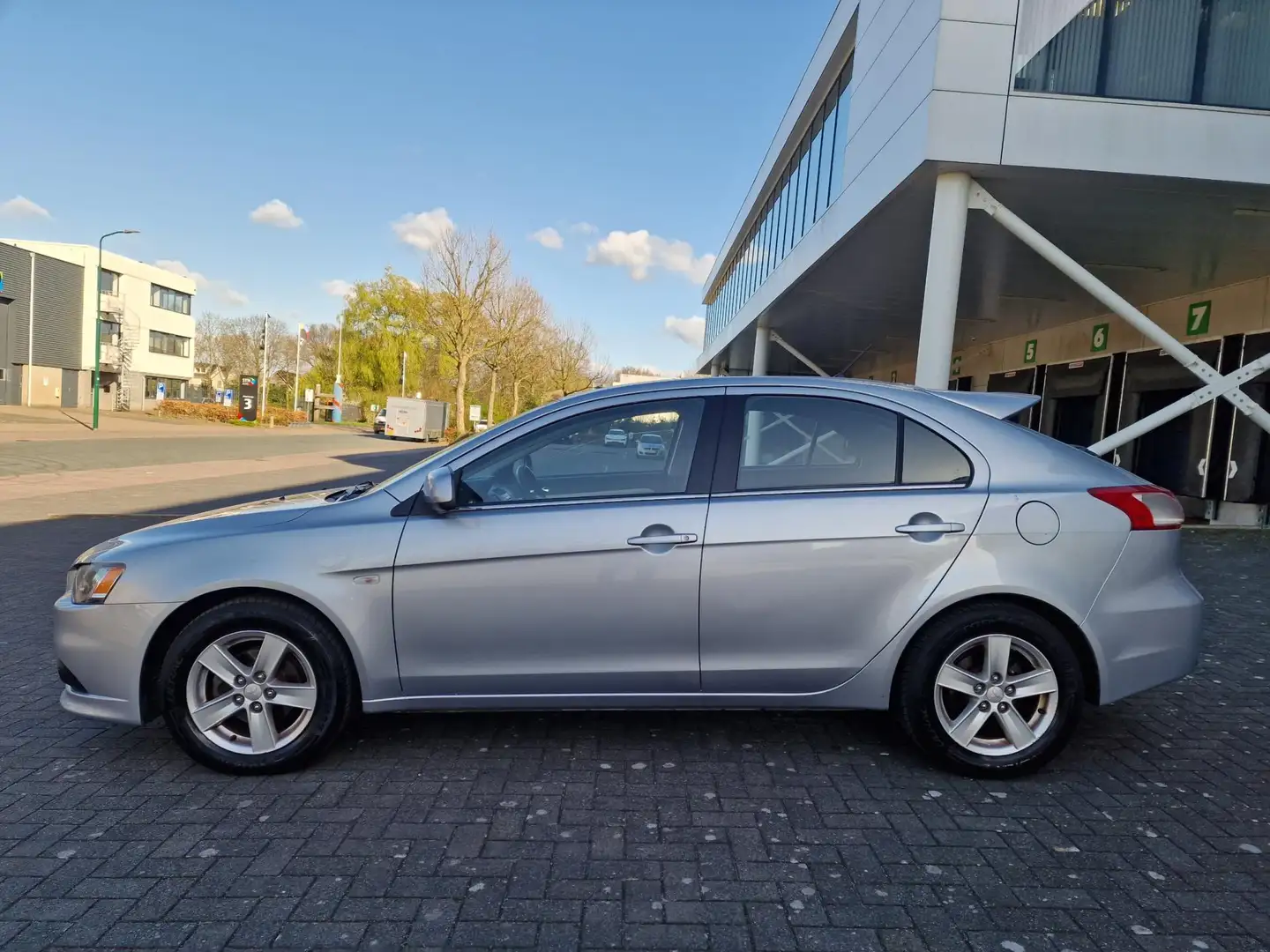 Mitsubishi Lancer Sportback 1.8 Invite AIRCO CRUISE 2 X SLEUTELS Gris - 2