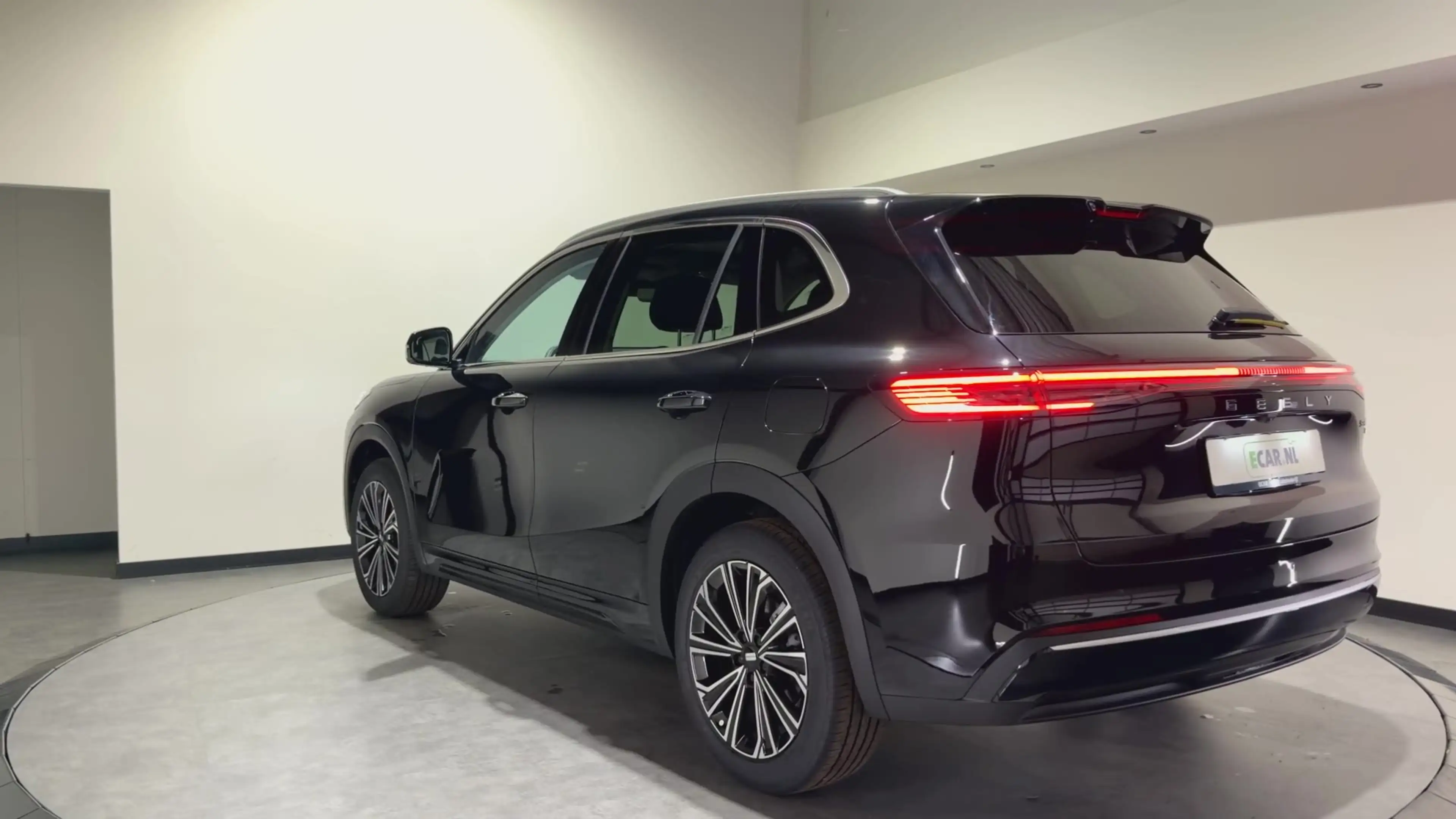 Geely Starray EM-i 1.5 Max | Launch Edition — photo 5