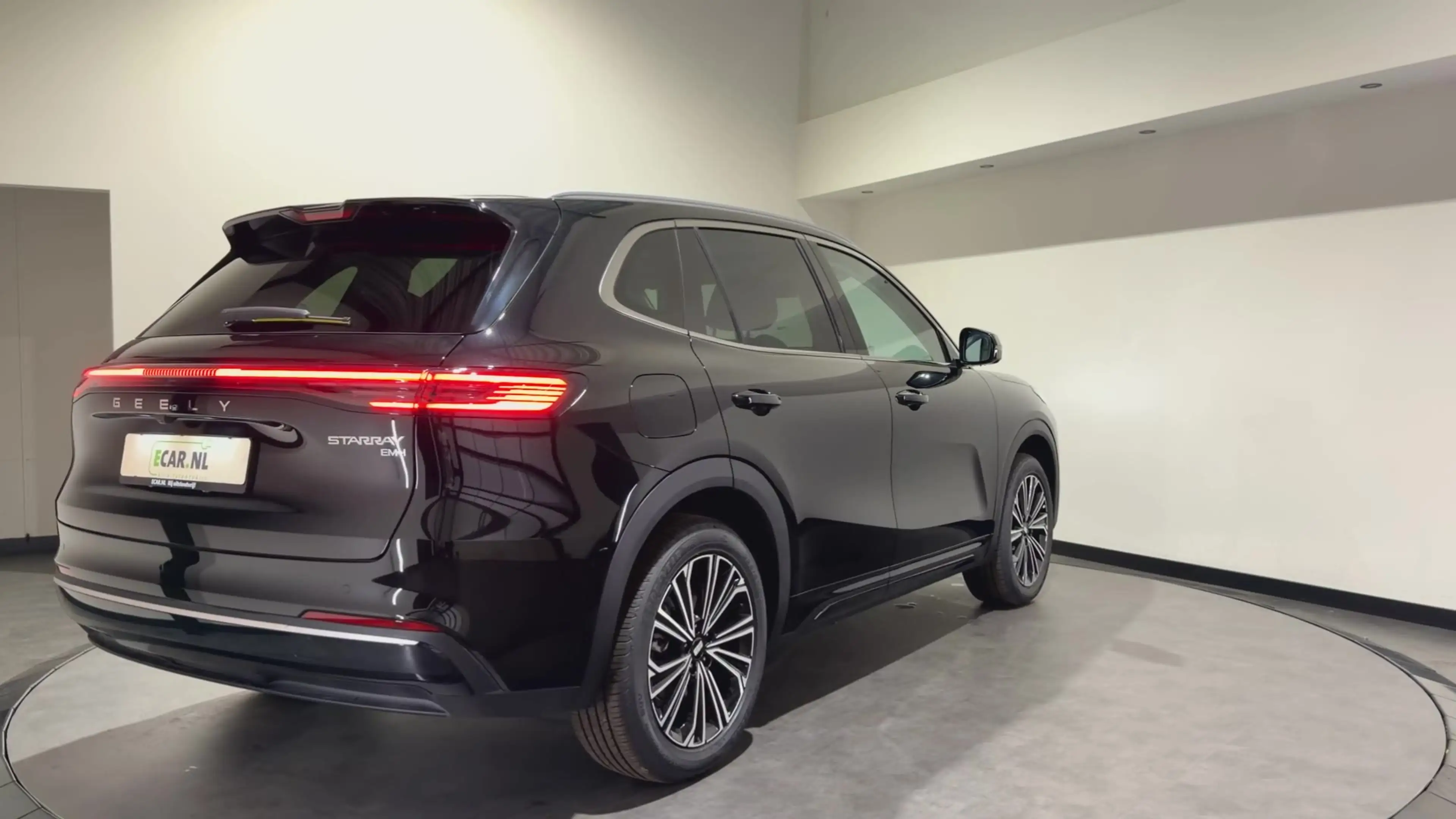 Geely Starray EM-i 1.5 Max | Launch Edition — photo 3