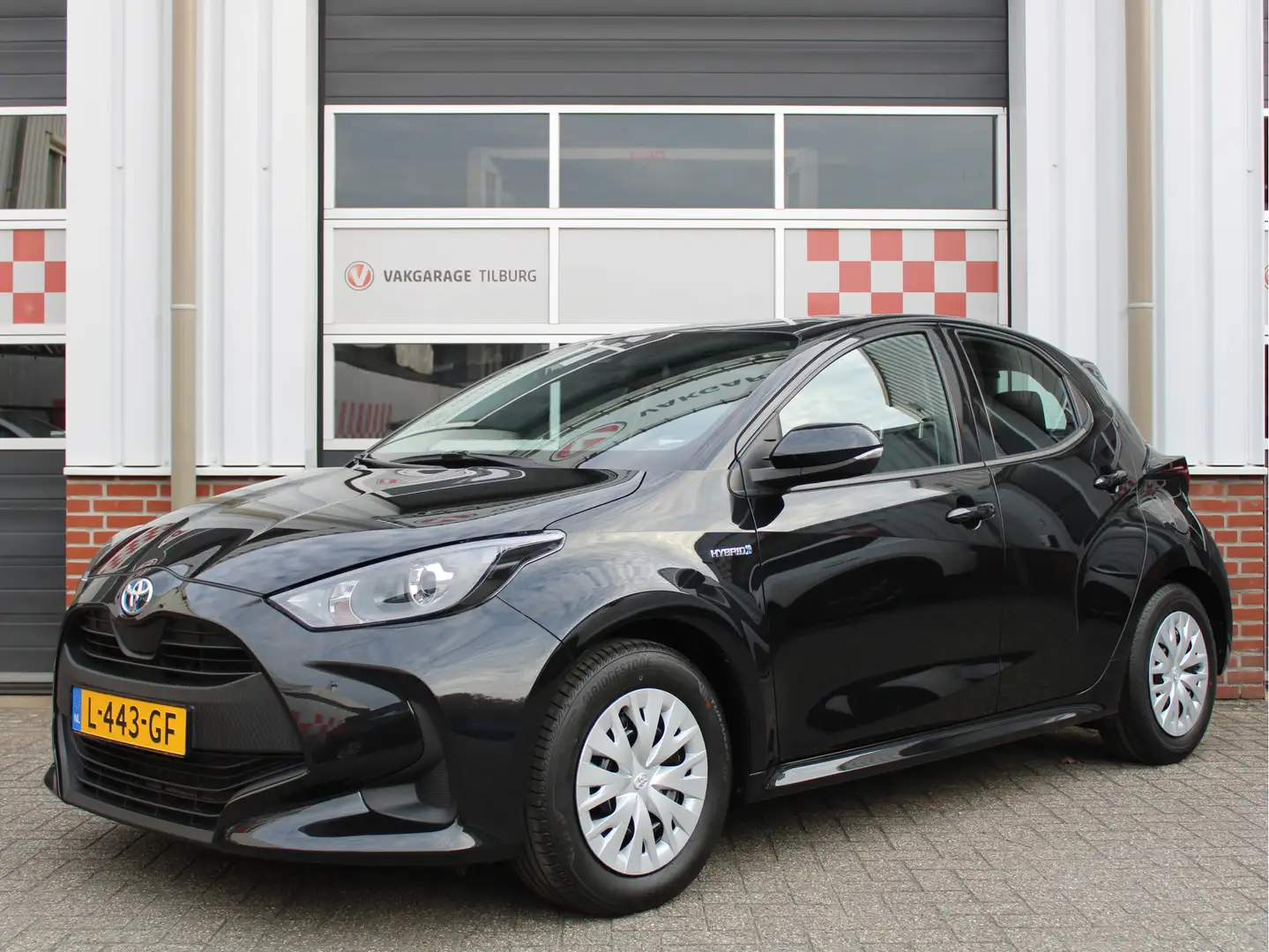 Toyota Yaris 1.5 Hybrid Active /ACC/Camera/DAB+/Bluetooth/Apple Zwart - 1