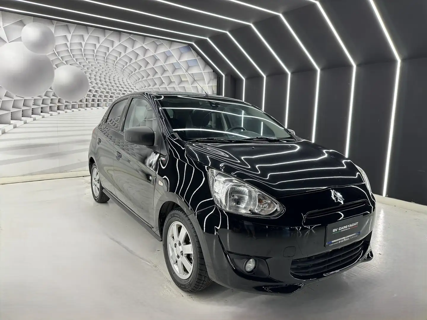 Mitsubishi Space Star Space Star II 2013 1.0 cleartec Invite Gpl Schwarz - 2