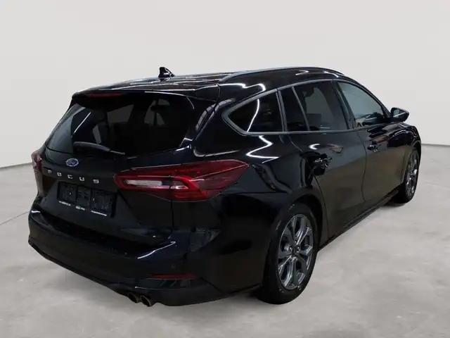 Ford Focus view 4