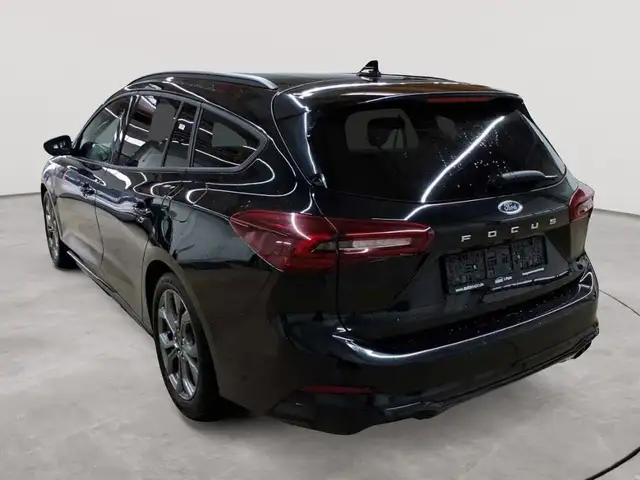 Ford Focus view 5
