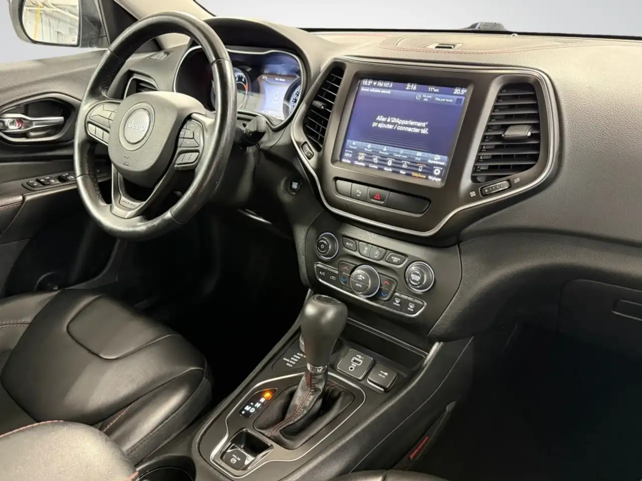 Jeep Cherokee снимка Jeep Cherokee