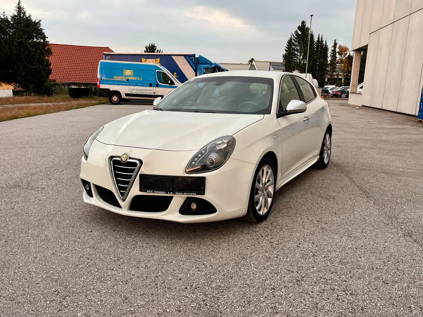 Alfa Romeo Giulietta Turismo Benziener 170ps Euro5 Weiß - 1