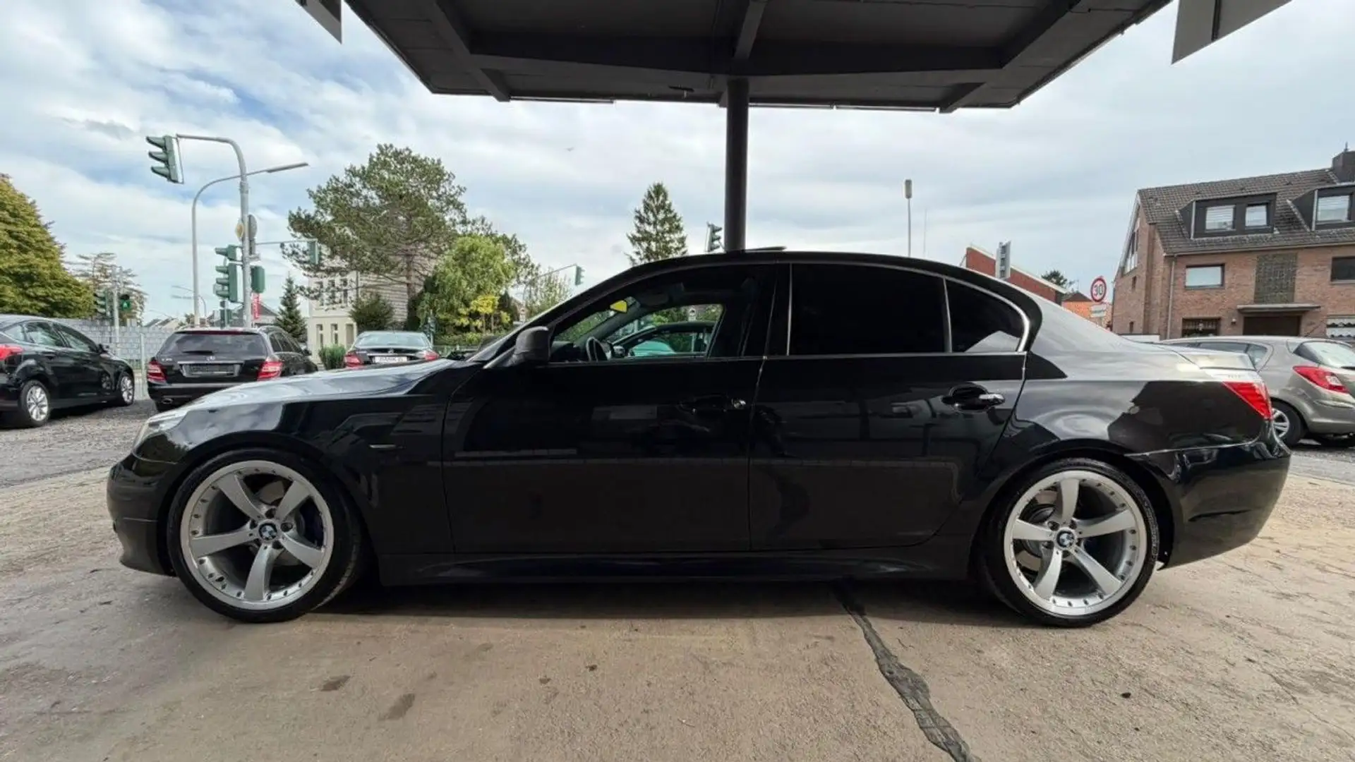 BMW 525 Baureihe 5 Lim.525i*M-Paket*Soft-Close*Leder*Ahk - 2