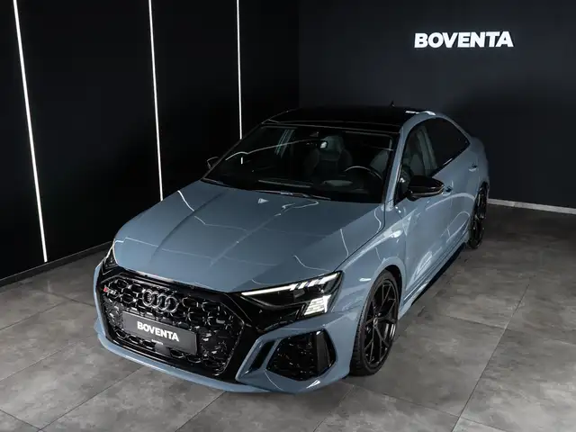 Audi RS3 view 3