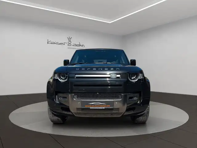 Land Rover Defender 90 view 8