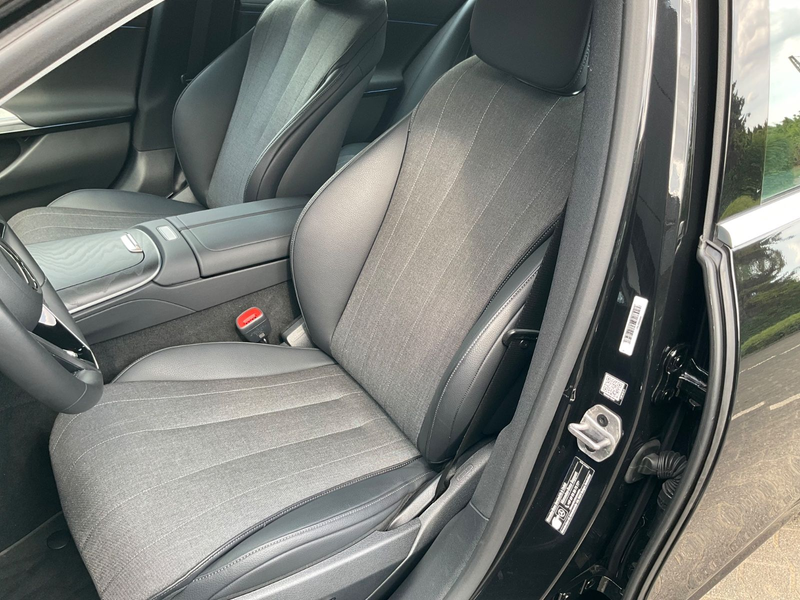 Mercedes-Benz E 220 T d Avantgarde Advanced/AHK/Carplay/Distr. — photo 14