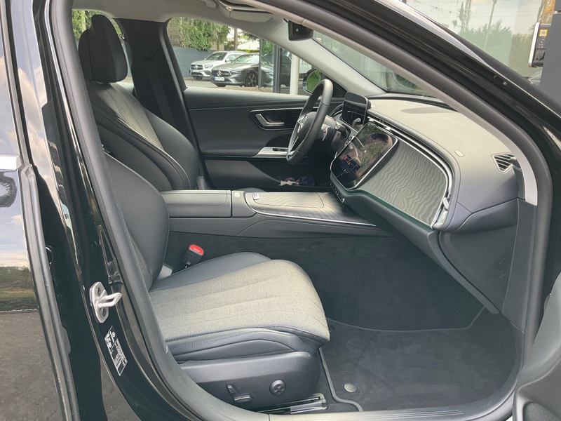 Mercedes-Benz E 220 T d Avantgarde Advanced/AHK/Carplay/Distr. — photo 13