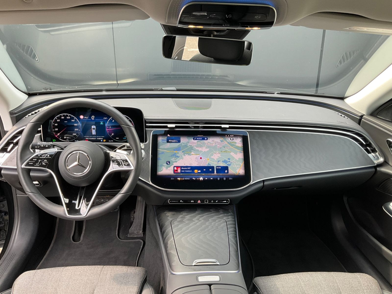 Mercedes-Benz E 220 T d Avantgarde Advanced/AHK/Carplay/Distr. — photo 9