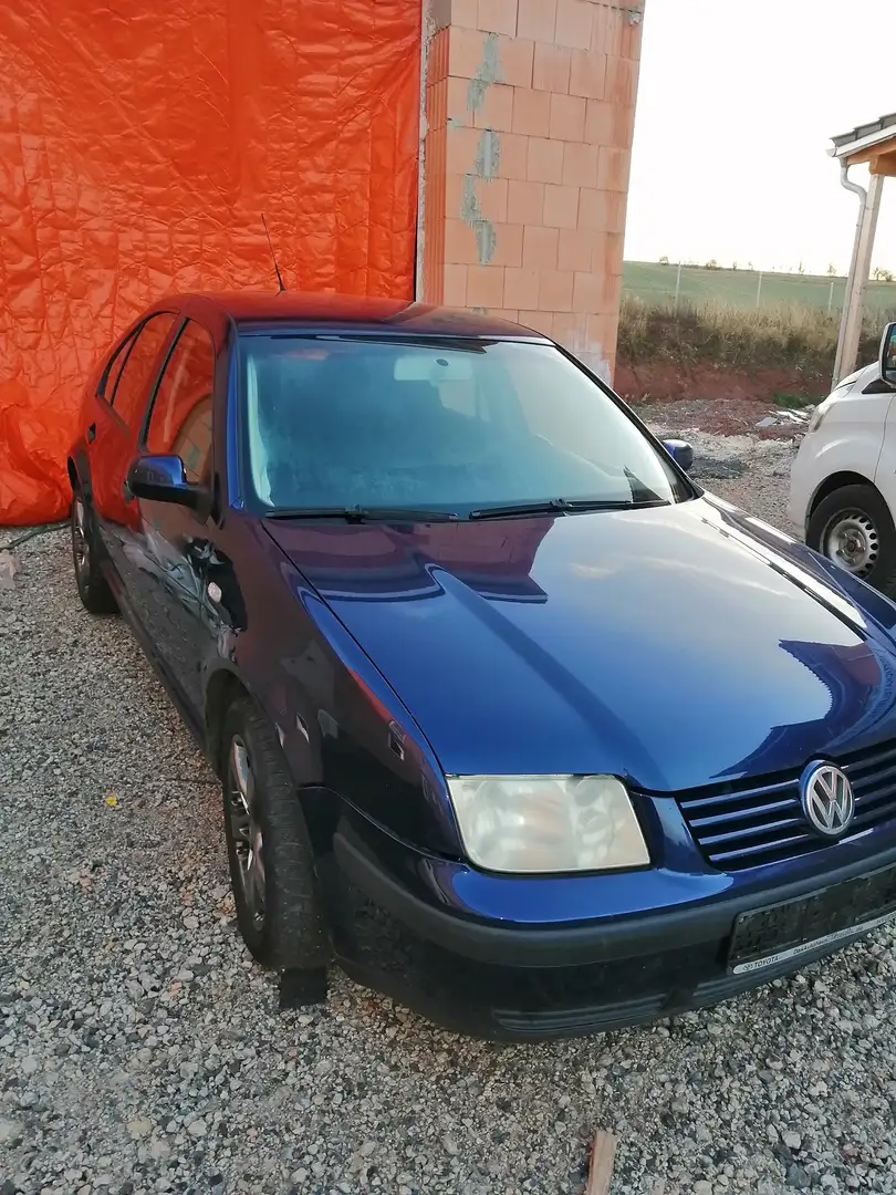 Volkswagen Bora Bora 1.6 Blau - 1