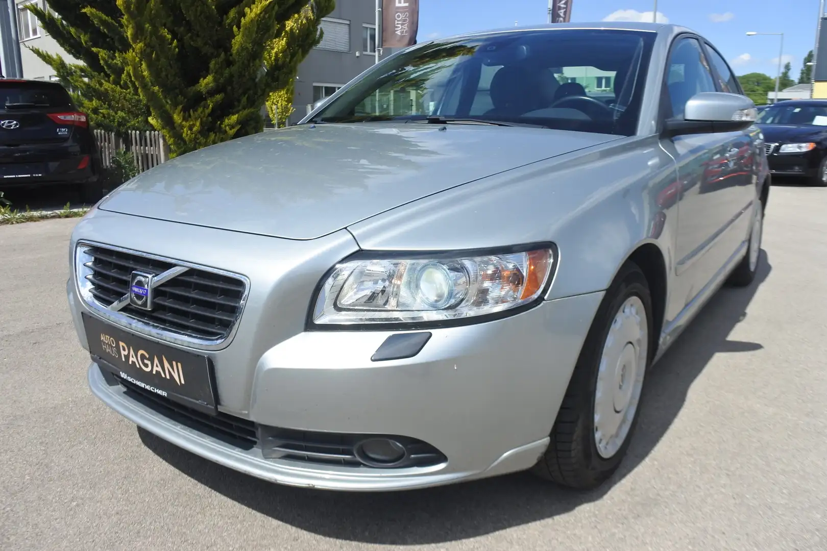Volvo S40 S40 2,4 Momentum Geartronic Aut./PICKERL 4/2027 Silber - 2