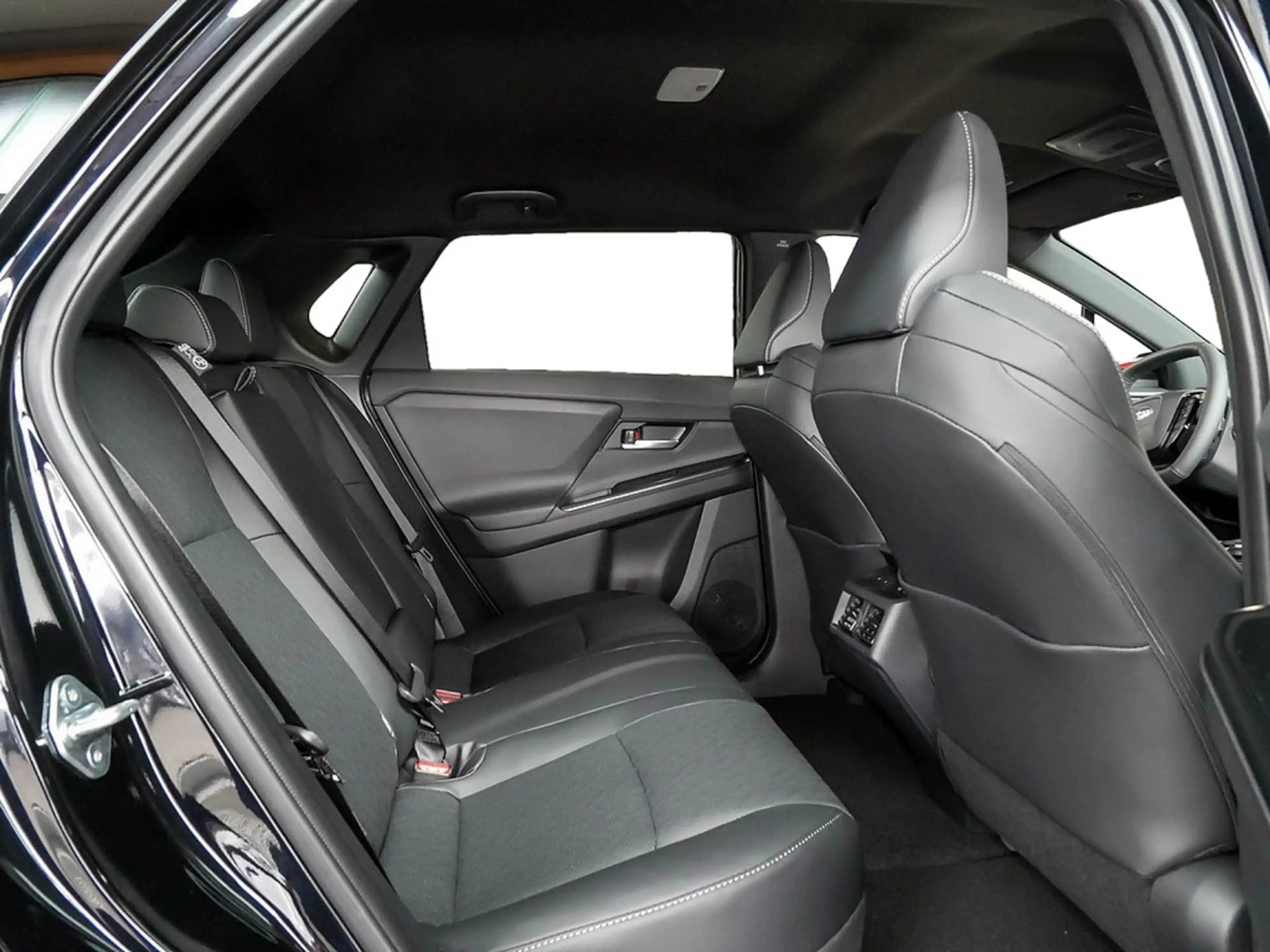 Subaru Solterra 73 AWD Comfort — photo 9