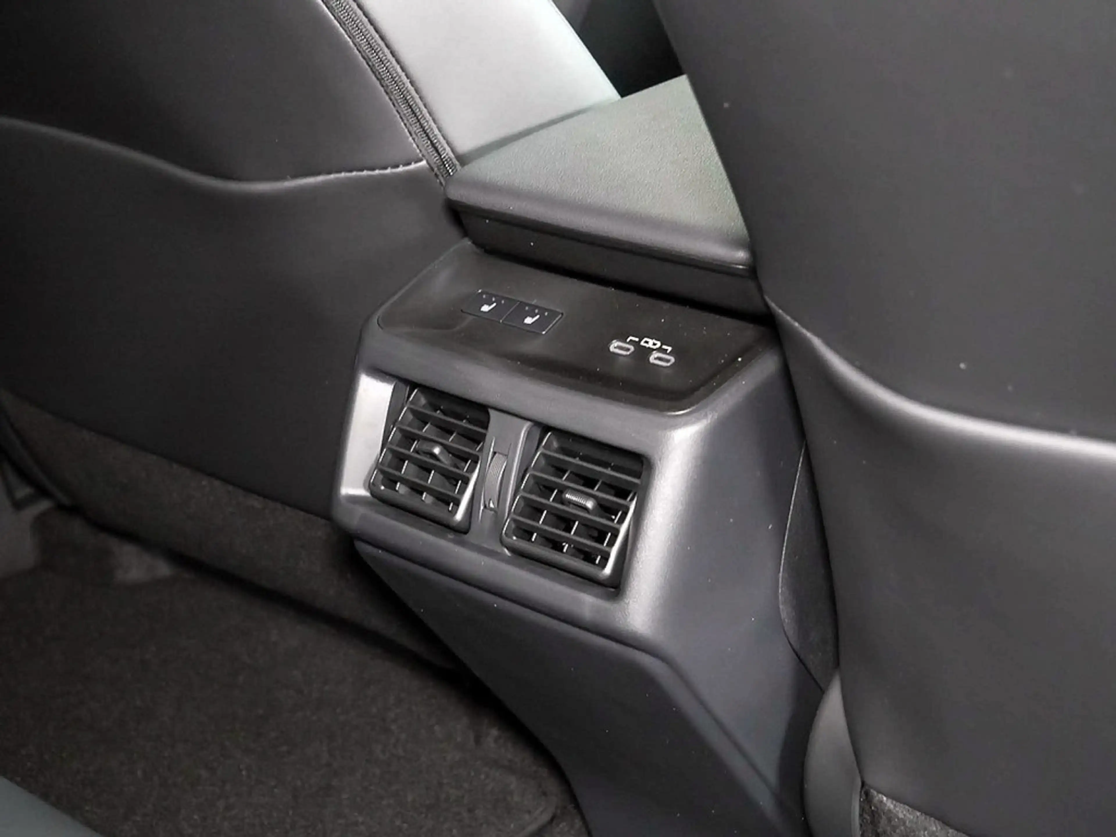 Subaru Solterra 73 AWD Comfort — photo 11