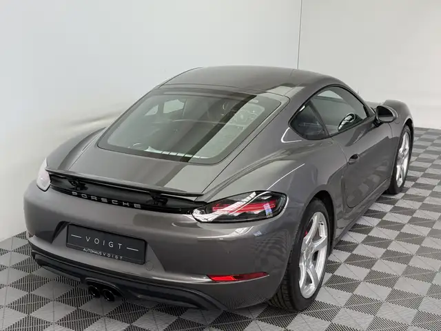 Porsche Cayman view 6