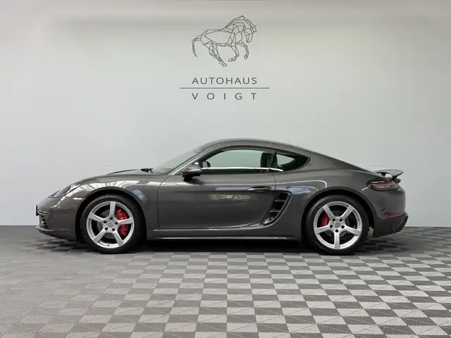 Porsche Cayman main image