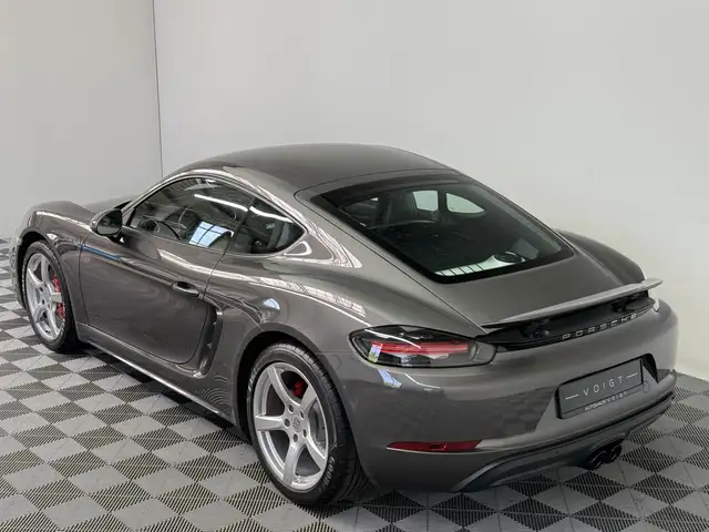 Porsche Cayman view 3