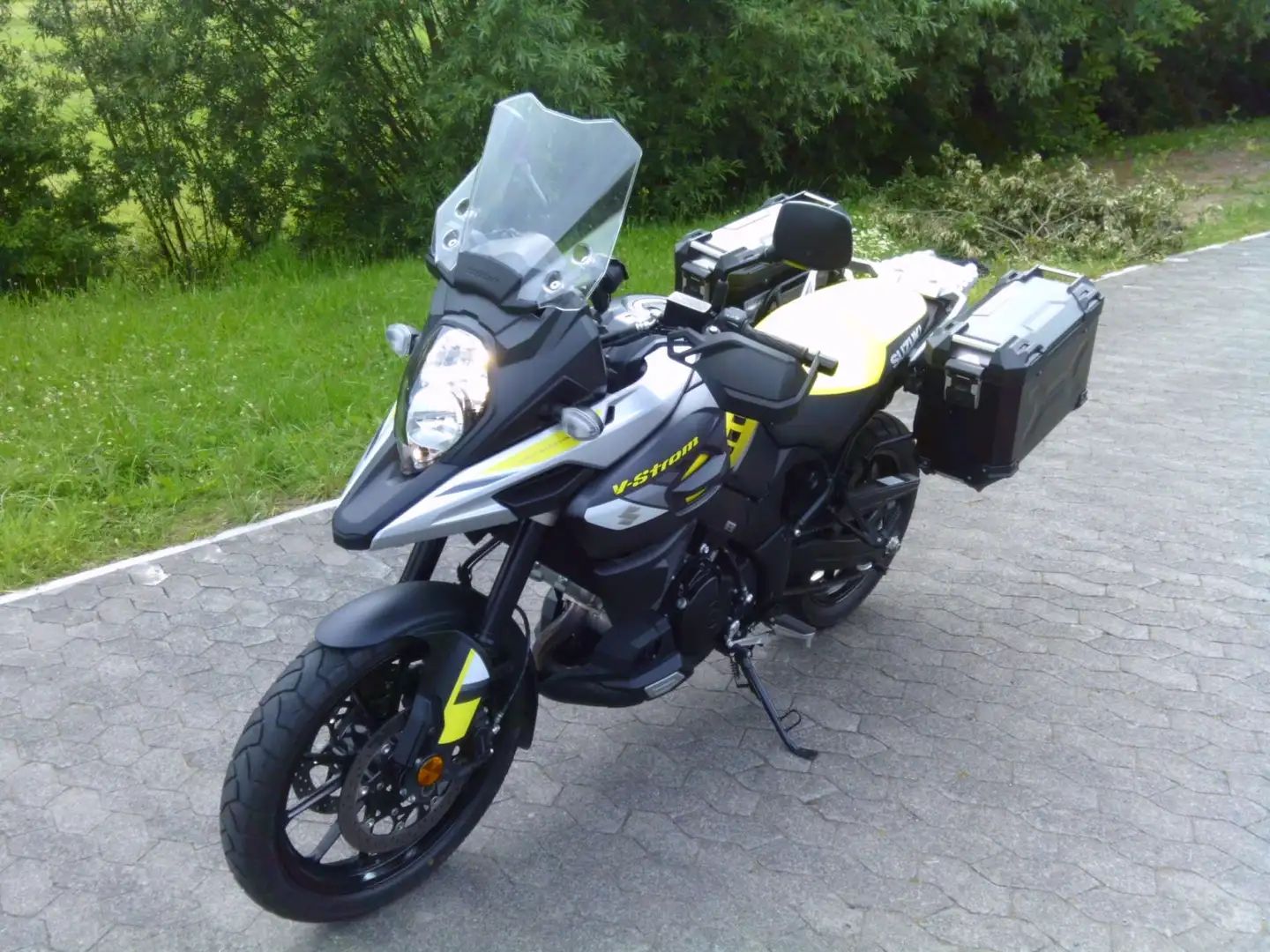 Suzuki V-Strom 1000 Jaune - 2