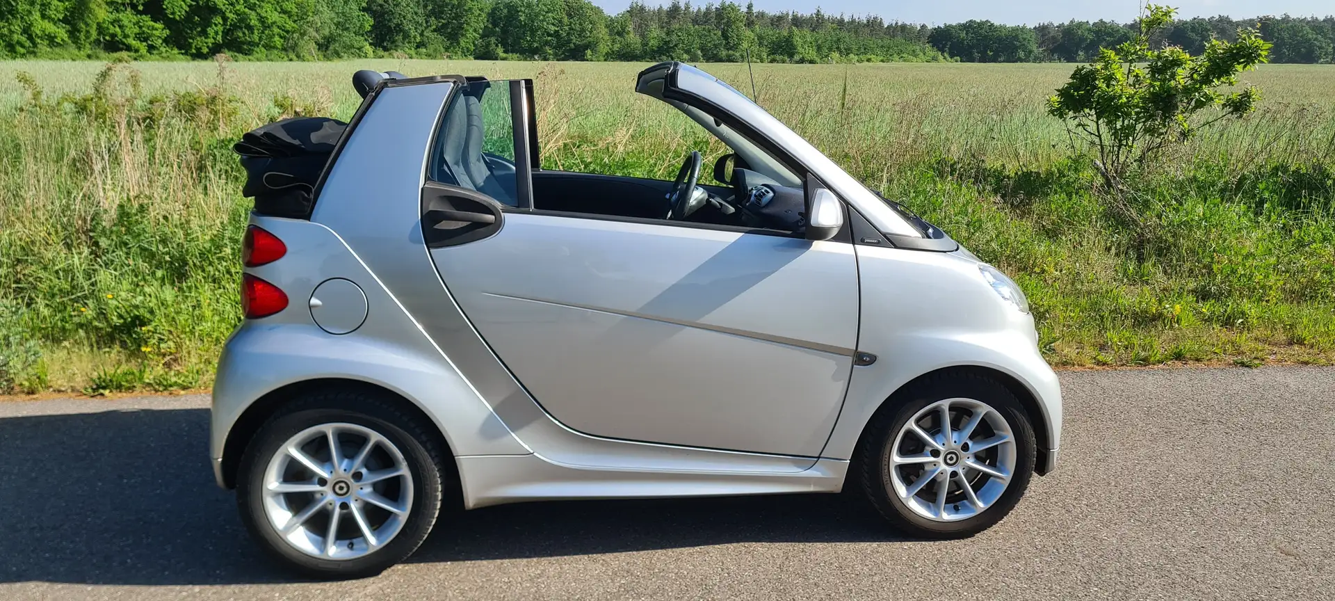 smart forTwo smart fortwo cabrio Diesel cdi cabrio pulse dpf Silber - 1