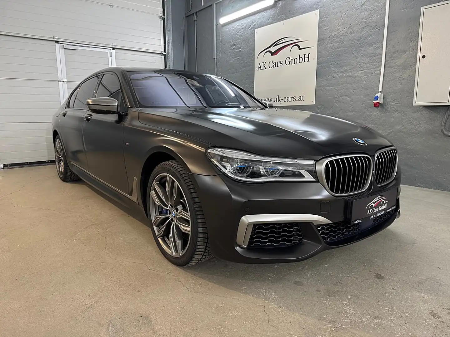 BMW 760 M760Li xDrive V12*BMW Individual Frozen Dark Br... Braun - 2