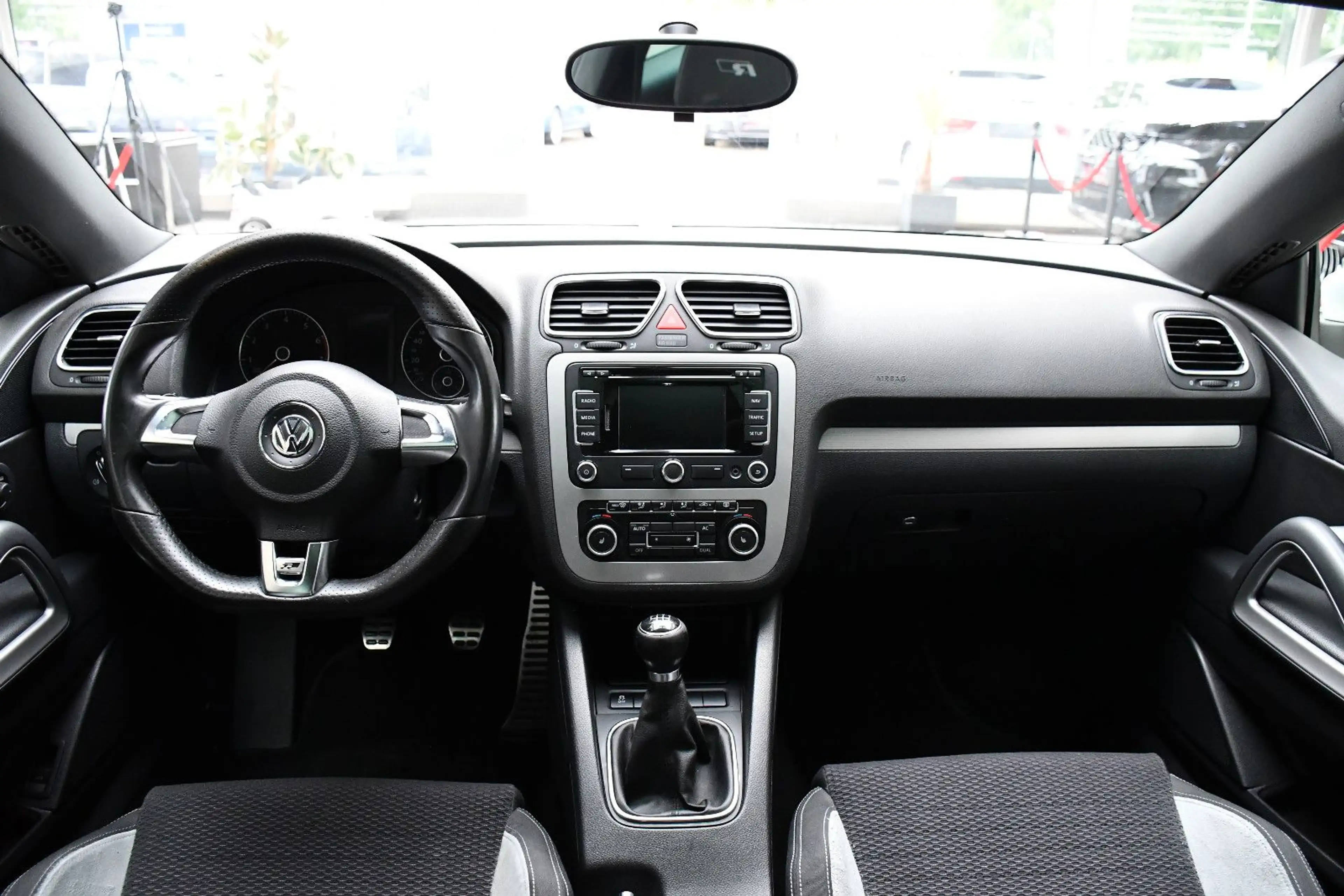 Volkswagen Scirocco 1.4 TSI R-Line Pano 75Tkm Navi PDC — photo 11