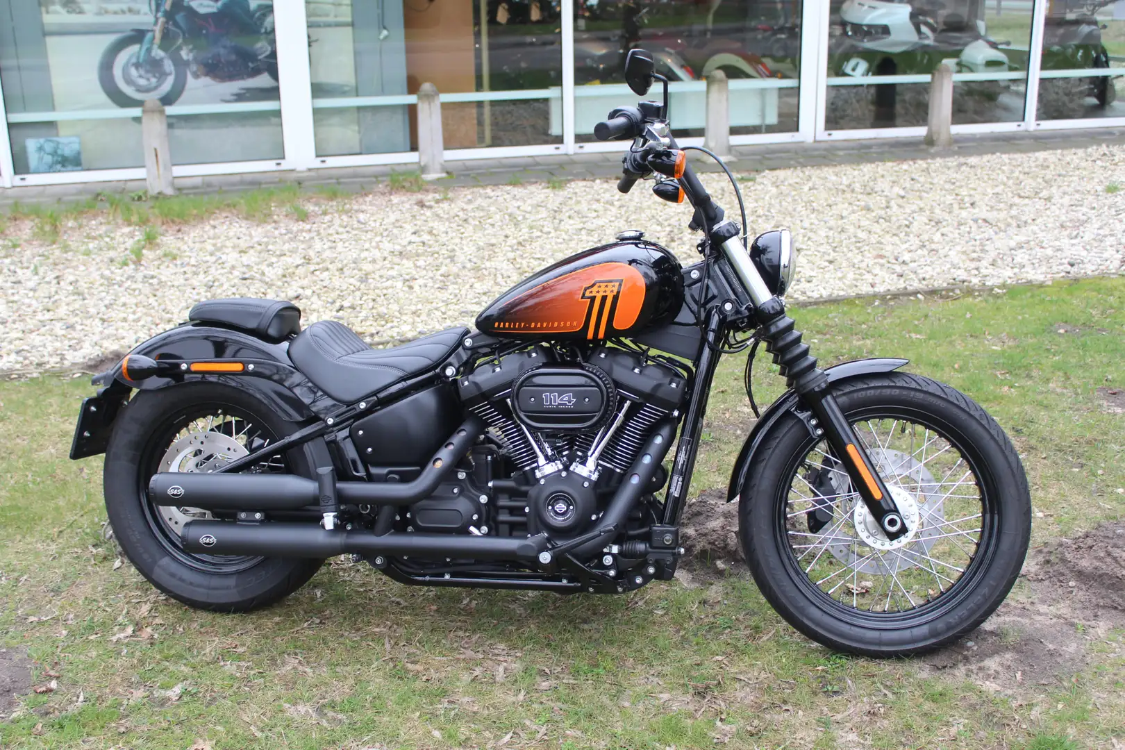 Harley-Davidson Street Bob Softail FXBBS 114 " Zwart - 1