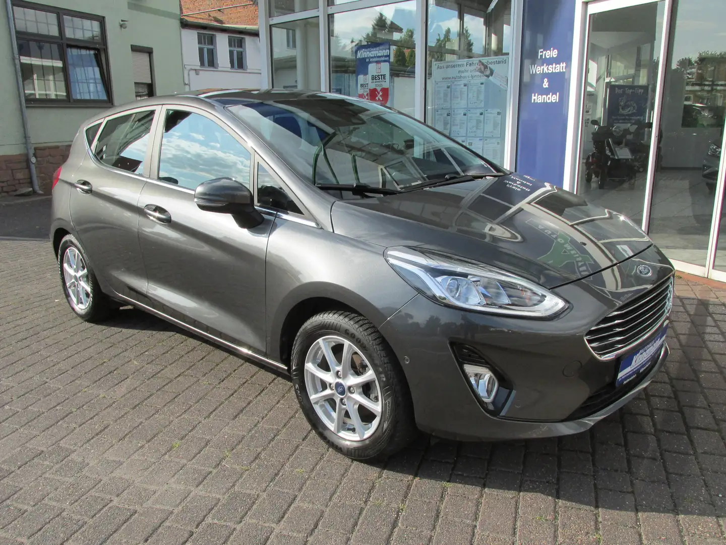 Ford Fiesta 1.0 Titanium X*SHZG*RF-Kam*NAVI*LED*AW-Reifen Gris - 1