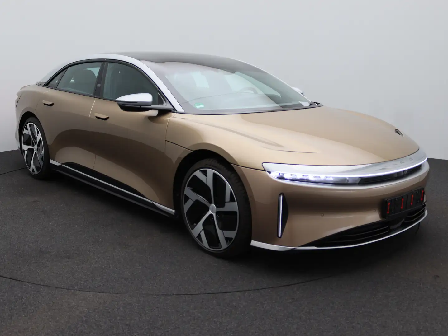 Lucid Air Dream Edition Performance Gold - 1