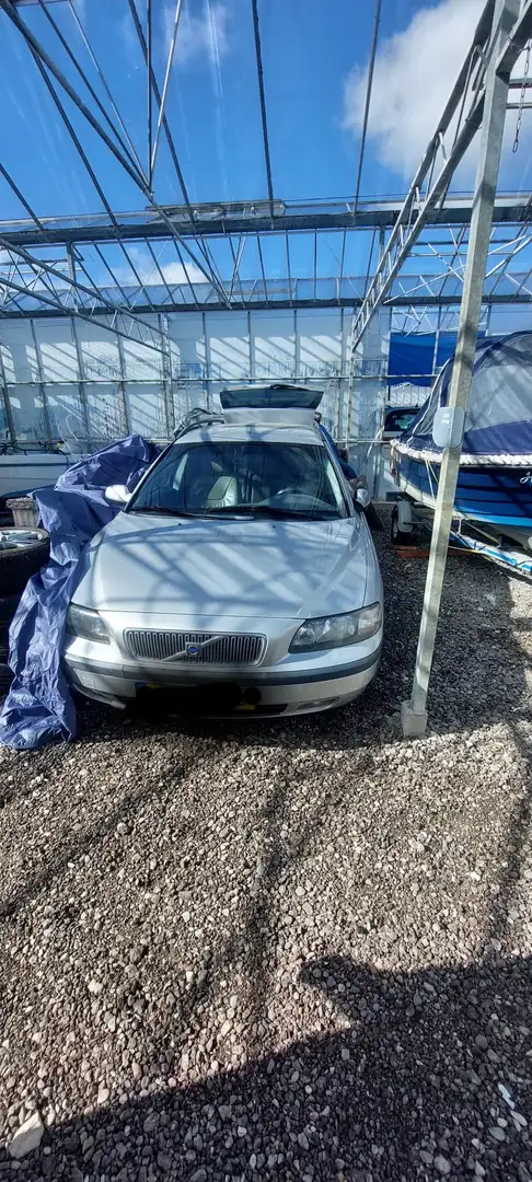 Volvo V70 2.4 Zilver - 2