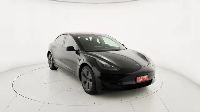 Tesla Model 3 RWD