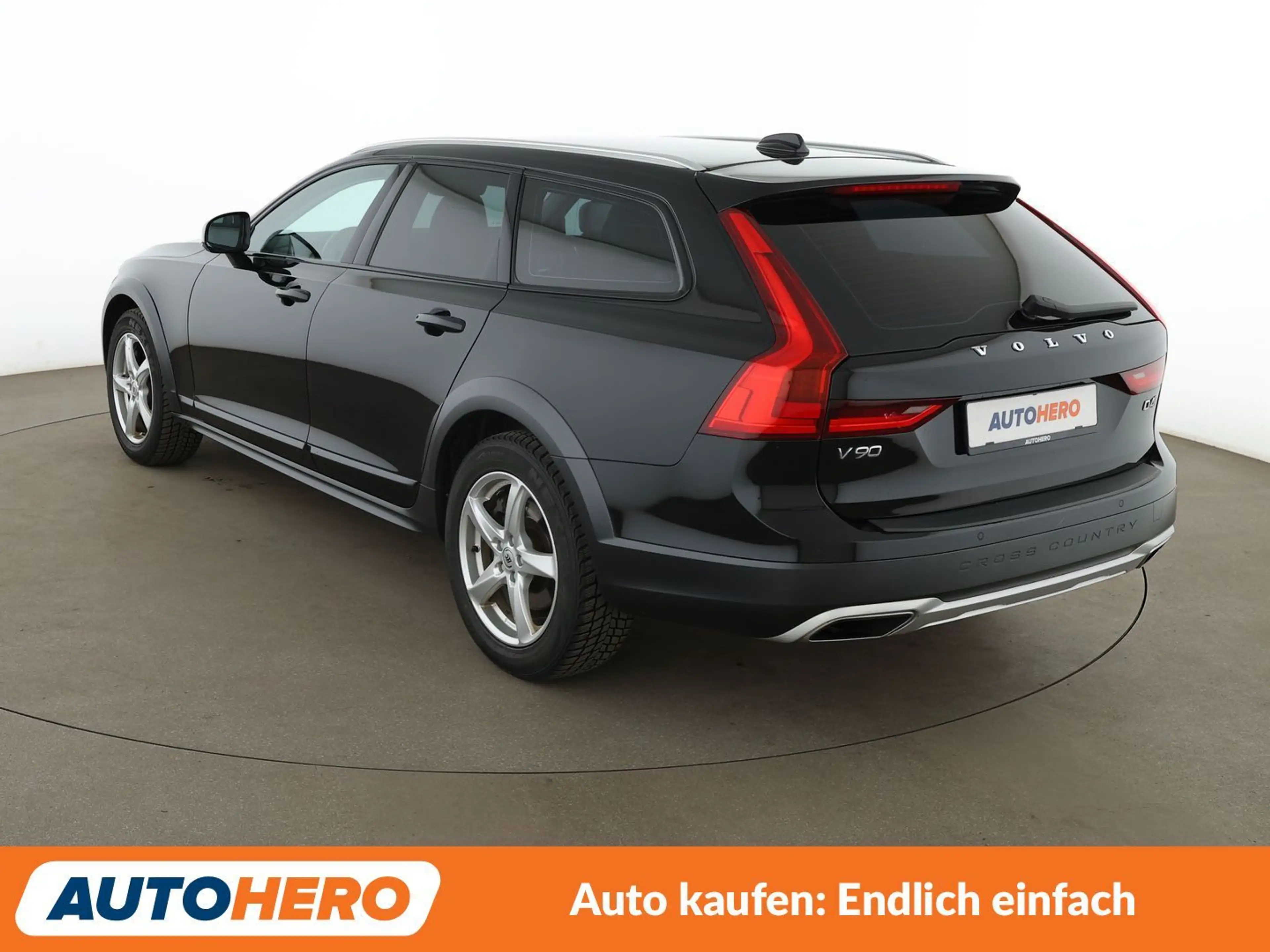 Volvo V90 Cross Country 2.0 D4 AWD Aut.*NAV*LED*TEMP*PDC*ALU*KLIMA* — photo 4