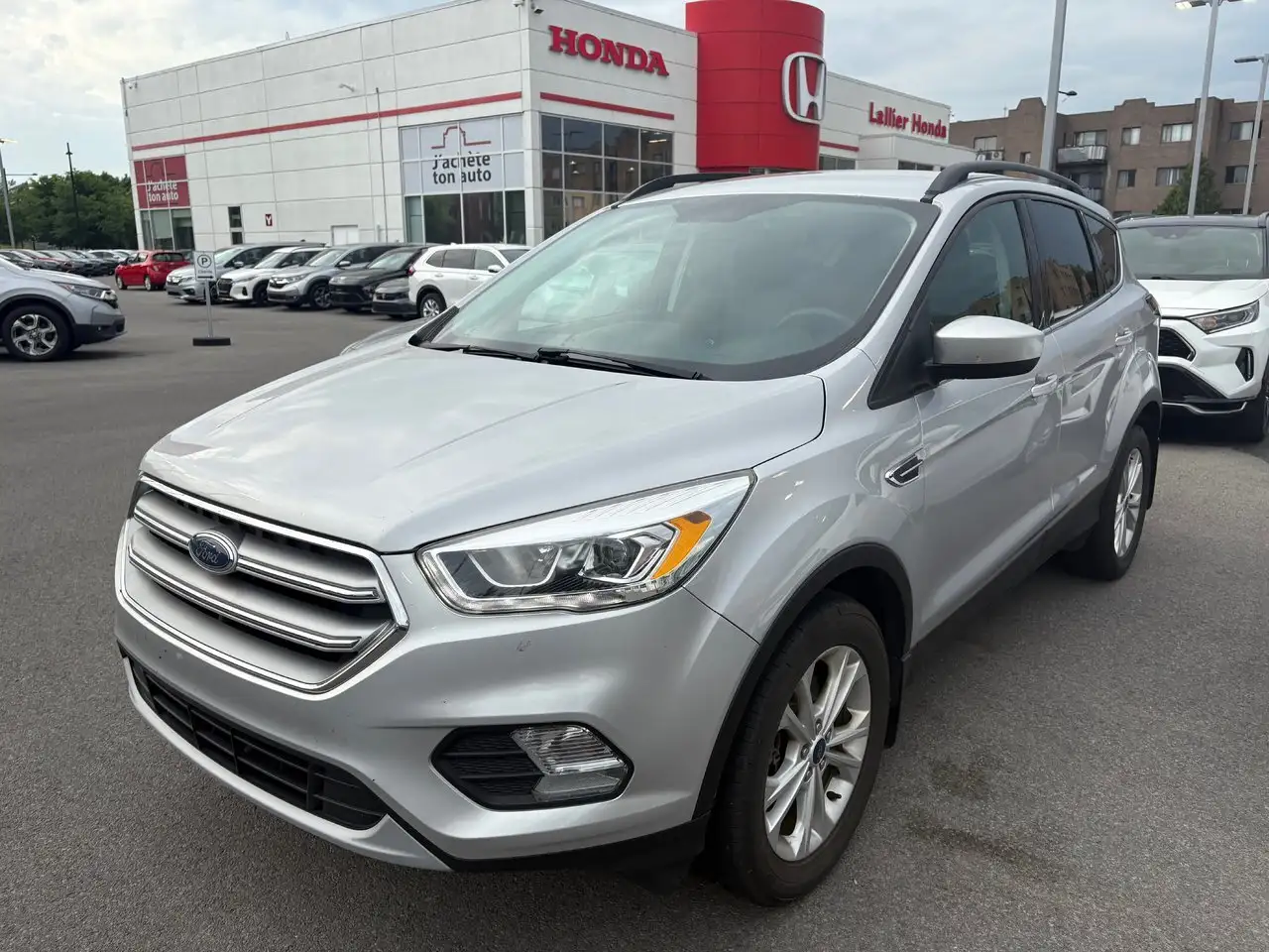 Ford Escape снимка Ford Escape
