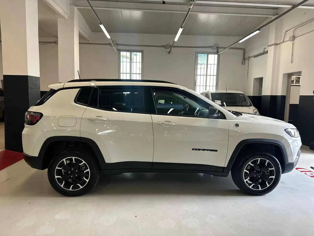 Jeep Compass II 2021 1.3 turbo t4 phev Trailhawk 4xe auto, миниатюра 5