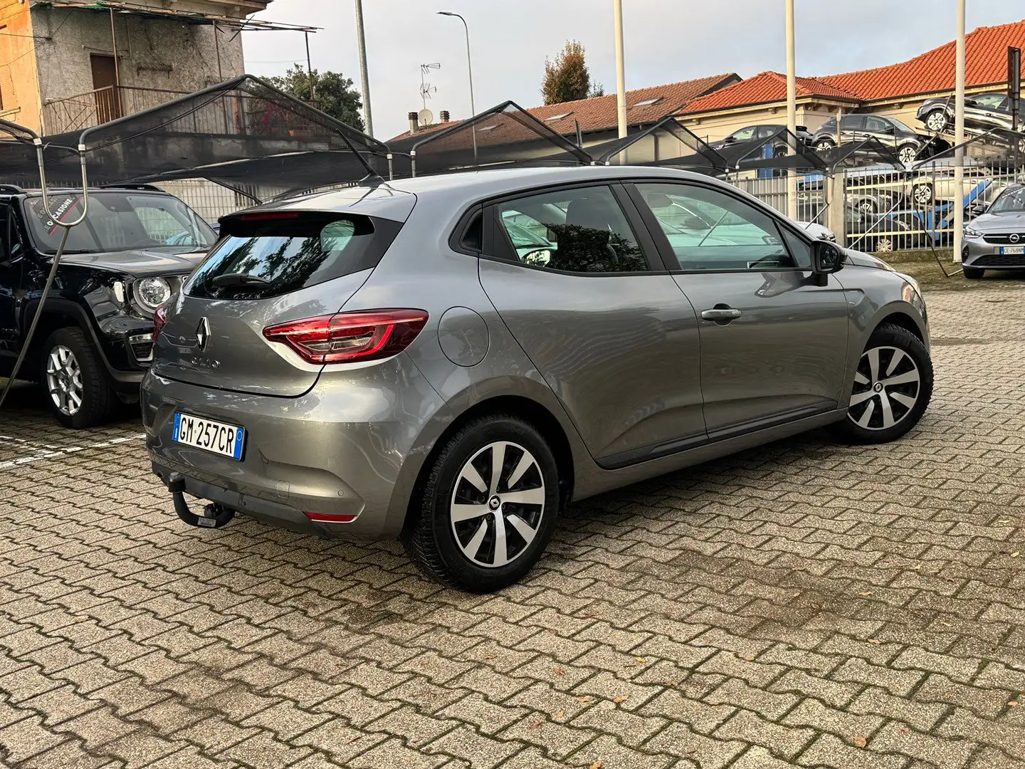 Renault Clio 5 Porte 1.0 TCe GPL Equilibre Grigio - 2