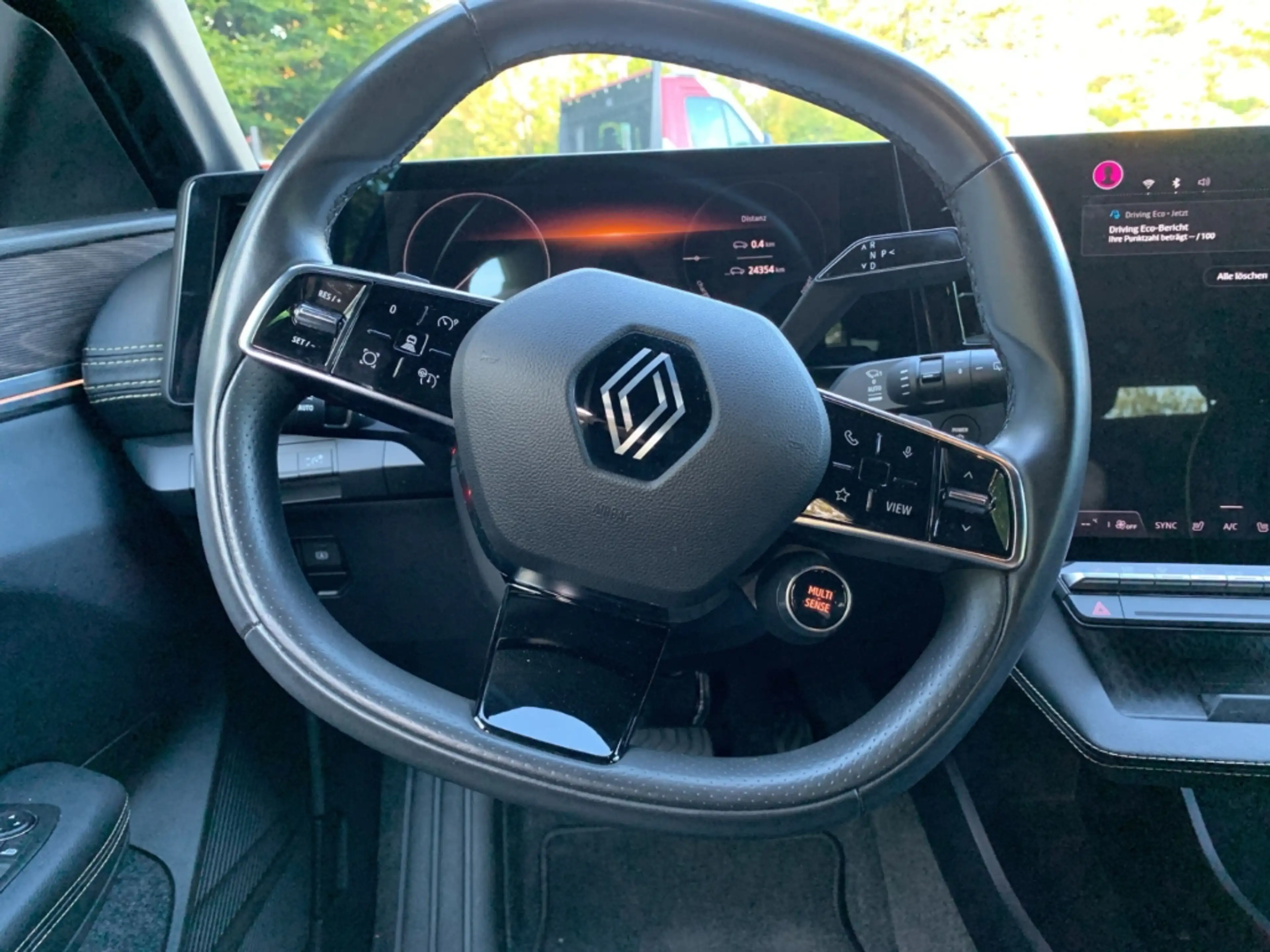Renault Megane E-Tech ICONIC 220hp AUTOM+NAVI+LED+SHZ — photo 15
