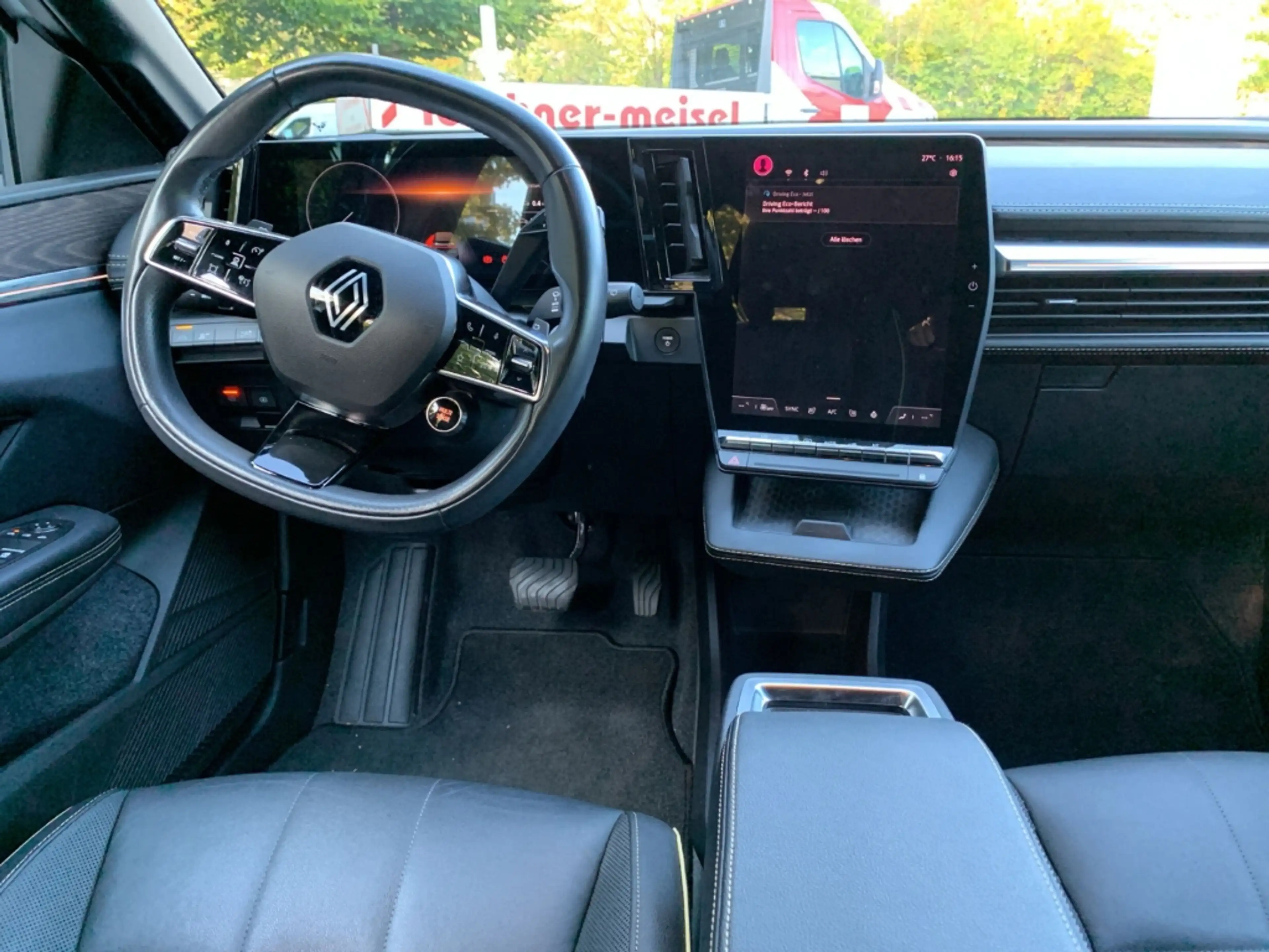 Renault Megane E-Tech ICONIC 220hp AUTOM+NAVI+LED+SHZ — photo 14
