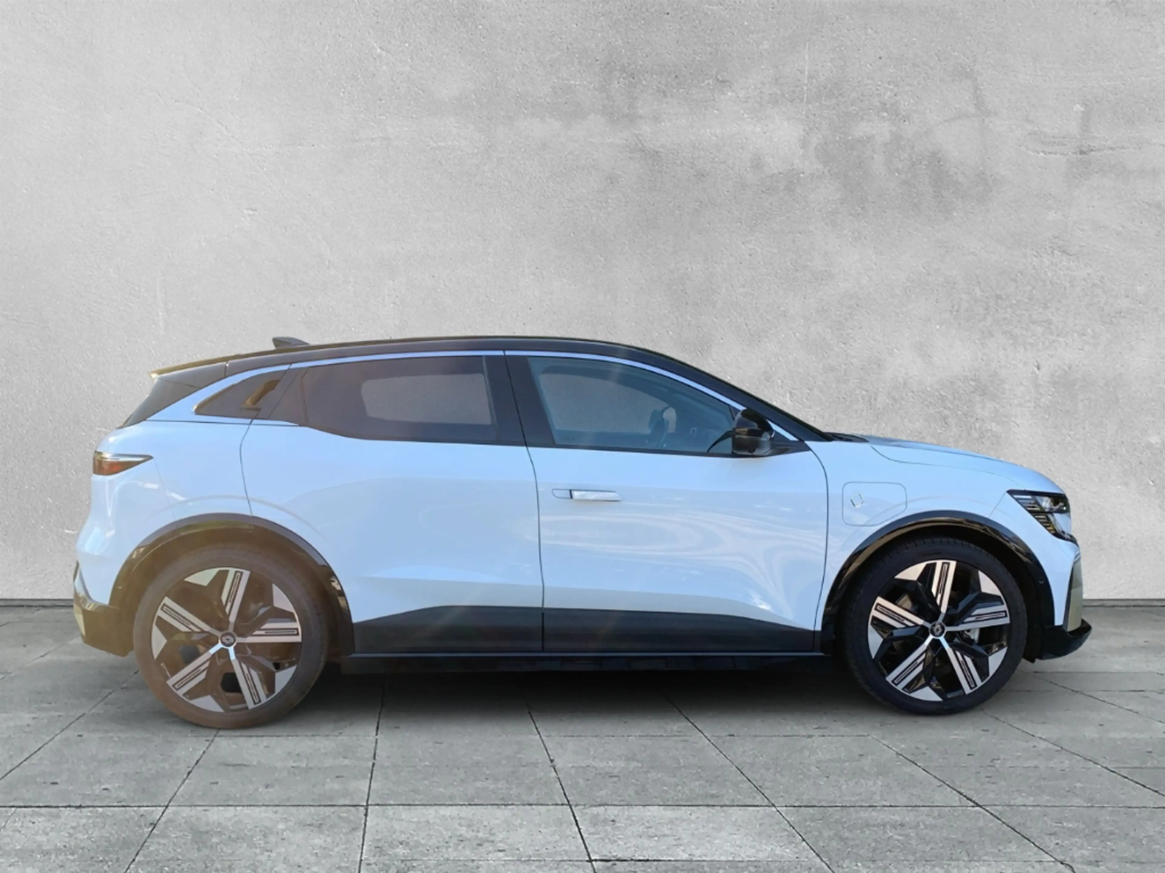 Renault Megane E-Tech ICONIC 220hp AUTOM+NAVI+LED+SHZ — photo 6