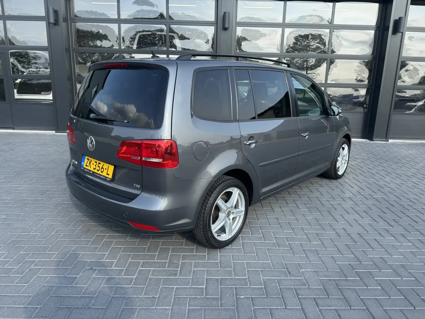 Volkswagen Touran 1.4 TSI automaat / Stoelverwarming Grey - 2