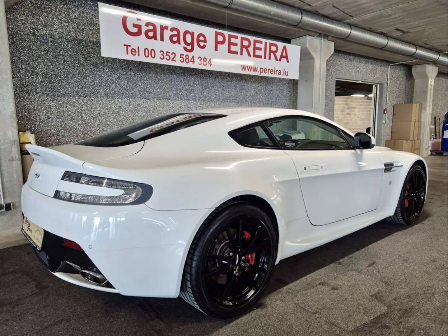 Aston Martin V8 Vantage EUROPA CARBON CUIR NAVI Blanc - 2