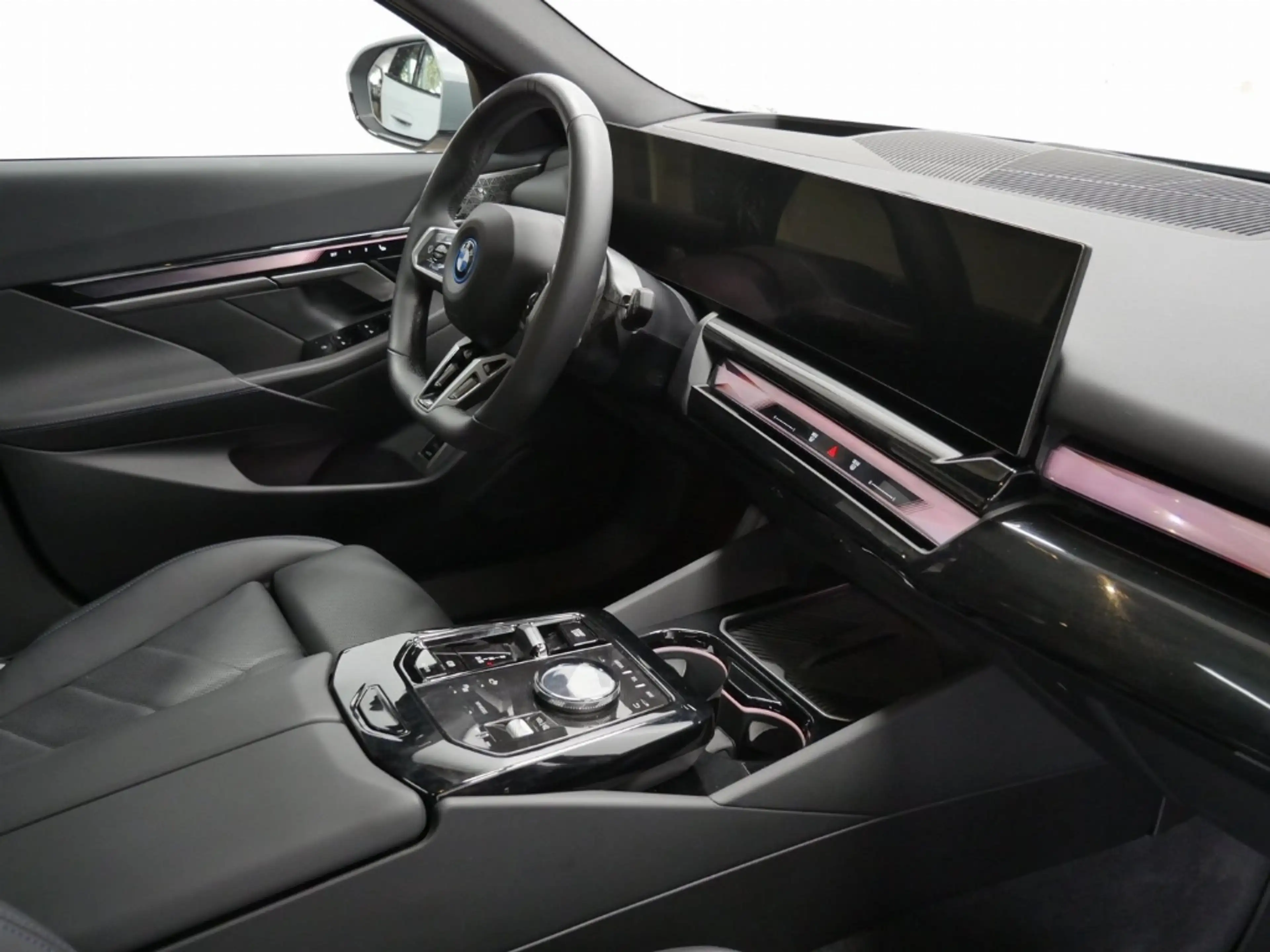 BMW i5 eDrive40 Tour M-Sport Pano 20'' AHK adLED DA-Prof — photo 6