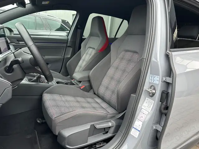 Volkswagen Golf view 10