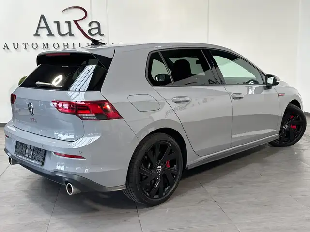 Volkswagen Golf view 4