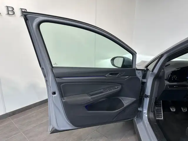 Volkswagen Golf view 6