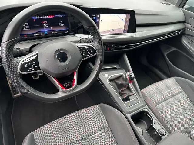 Volkswagen Golf view 9