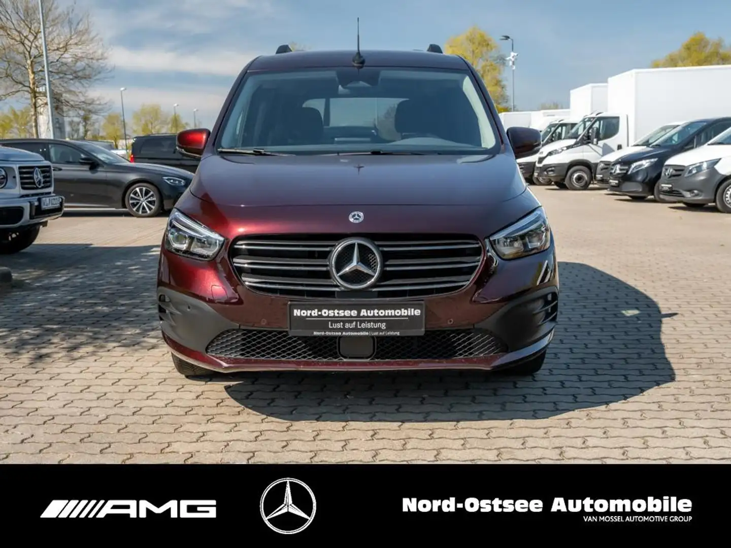 Mercedes-Benz T-Class T 180 Benzin Tourer  LED KLIMA NAVI MBUX Rojo - 2